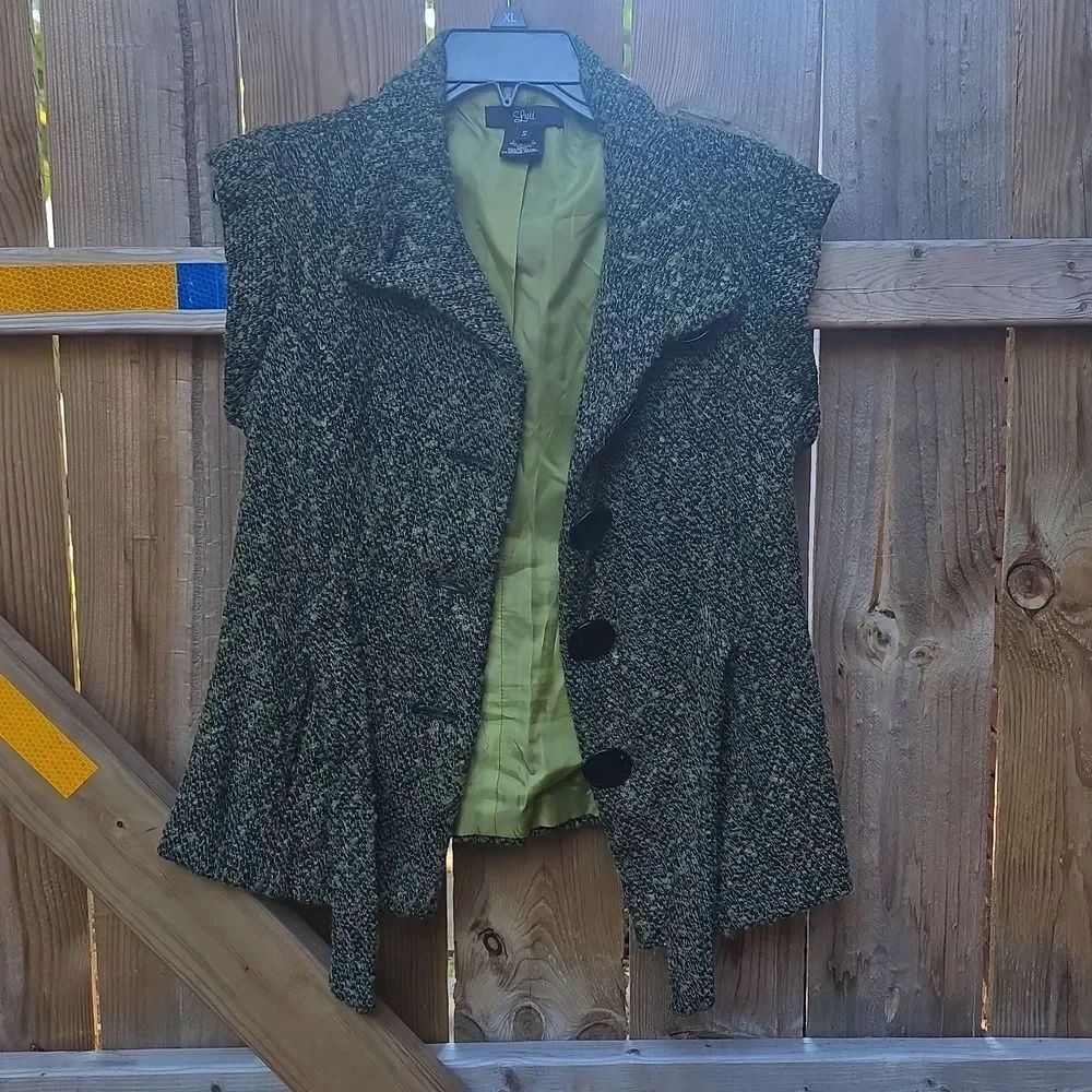 Stylish Tweed Vest with Black Buttons